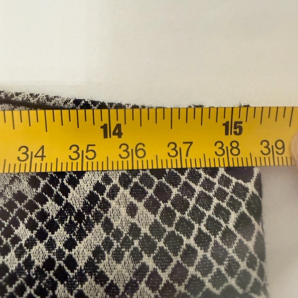 Hudson Nico Mid Rise Super Skinny Snake Pattern  - Black and Gray Size 28 Pants - Picture 13 of 16